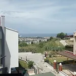 Cozy House With Sea View&garden