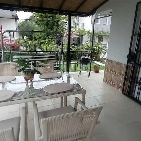 Cozy House With Sea View&garden Villa Aydin