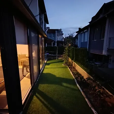 Cozy House With Sea View&garden Villa