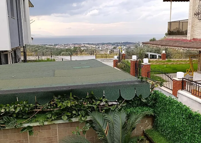 Cozy House With Sea View&garden