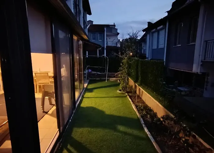 Cozy House With Sea View&garden فيلة