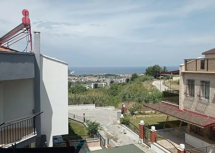 Cozy House With Sea View&garden